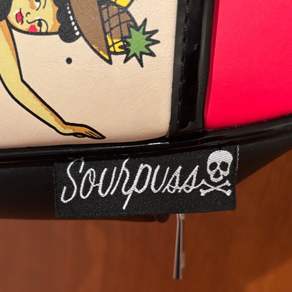 Sourpuss Black and Red Hula Dancers Shoulder Bag - Picture 5 of 7